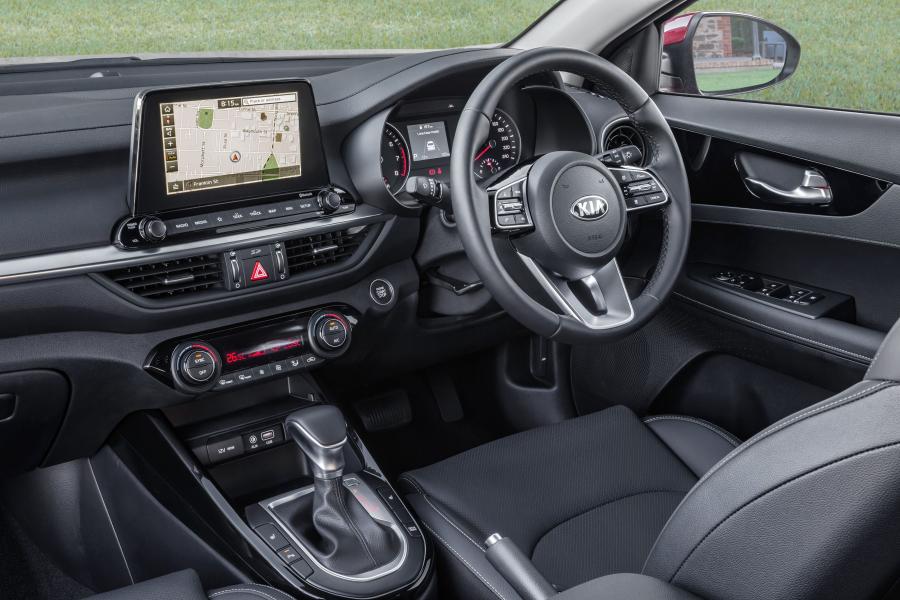 Торпедо Kia Cerato Sport Plus 2018 года  (AU) (фото 10 из 16)